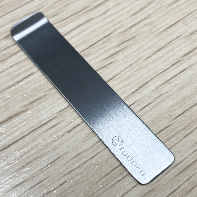 issun シンプルで小さいステンレスのしおり simple small stainless steel bookmark
