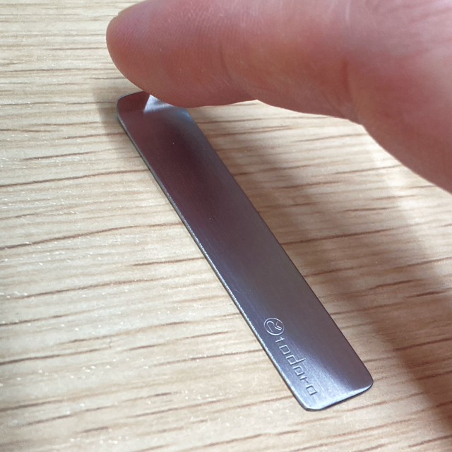 issun シンプルで小さいステンレスのしおり simple small stainless steel bookmark