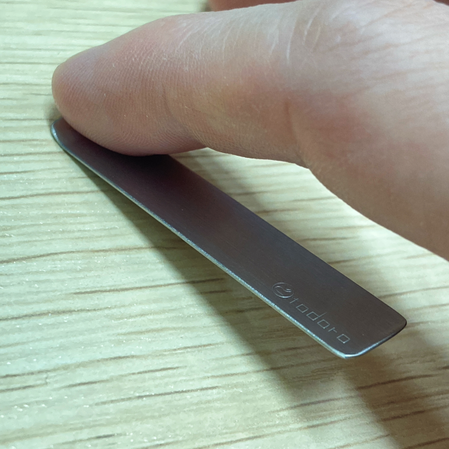issun シンプルで小さいステンレスのしおり simple small stainless steel bookmark