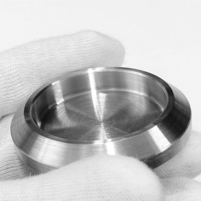 hazure 底を外して洗えるステンレス製菜箸立て(箸立て) A stainless steel (cooking) chopstick stand with a removable and washable bottom