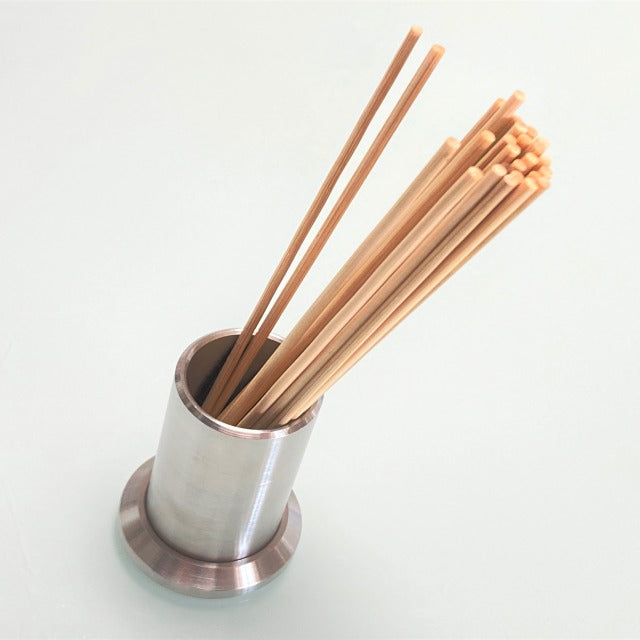 hazure 底を外して洗えるステンレス製菜箸立て(箸立て) A stainless steel (cooking) chopstick stand with a removable and washable bottom