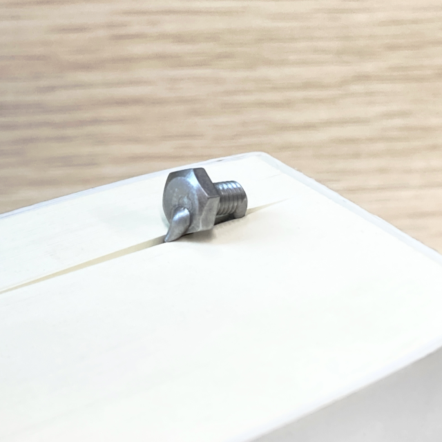 issen ステンレスのボルトを使ったしおり Stainless steel bookmark made using a bolt