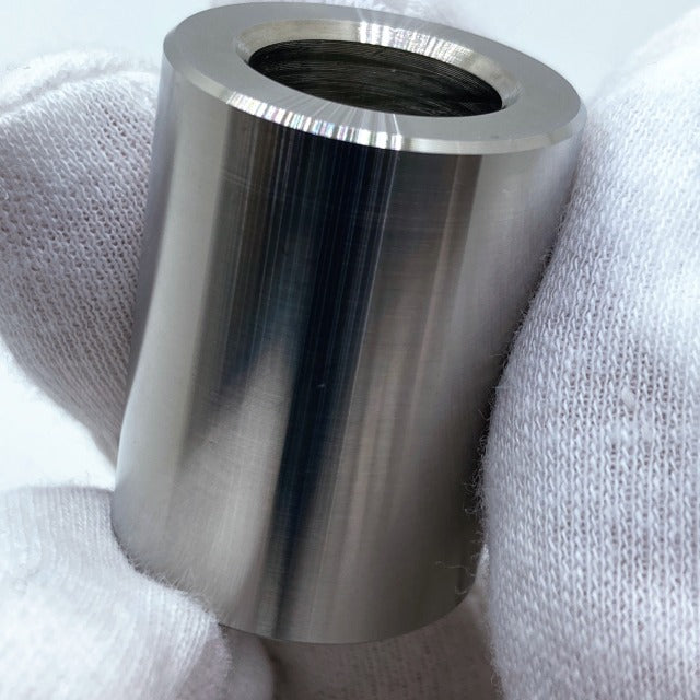 chikuwa ステンレス無垢材削り出しの1本用ペン立て(歯ブラシスタンド) Pen stand for a single pen machined from stainless steel (toothbrush stand)