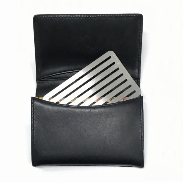 sunoko 財布にしまえる最も薄いカード型の携帯用靴べら The thinnest card type portable shoehorn you can store this in your wallet.